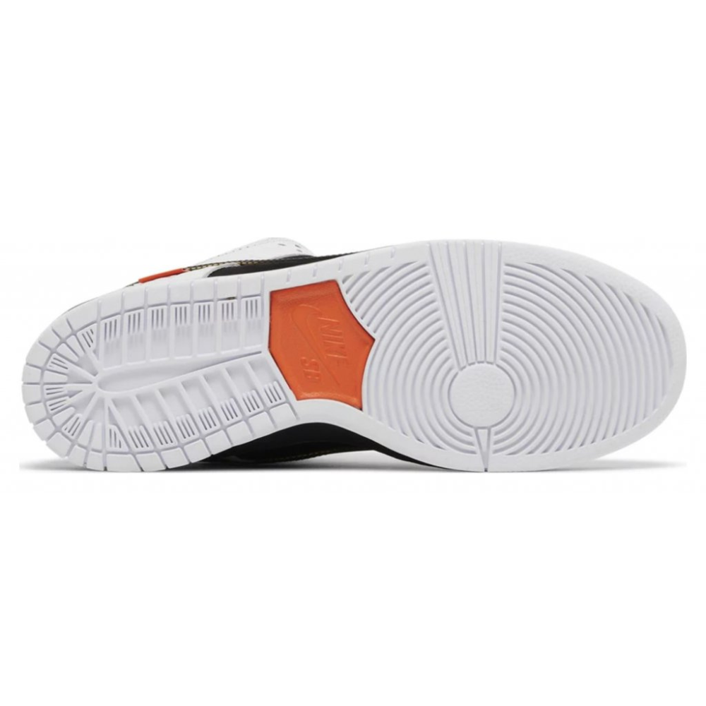 Nike SB Dunk Low TIGHTBOOTH